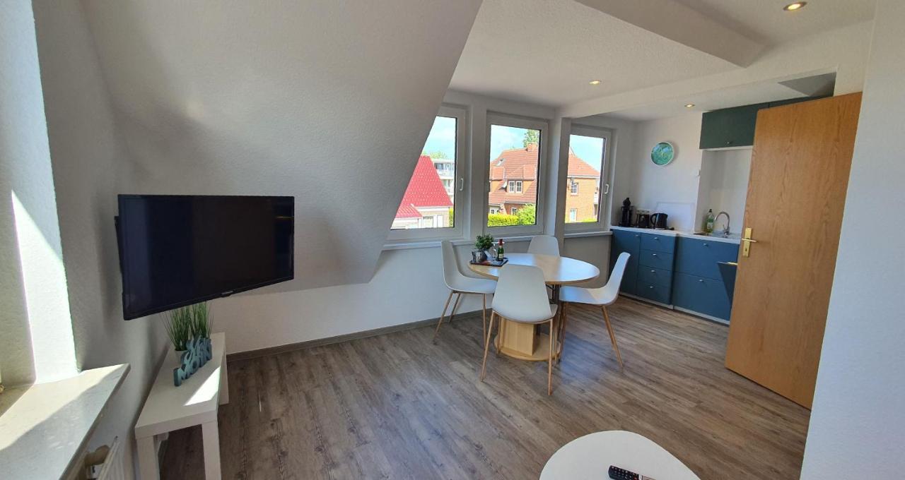 Friesenmeer Ferienwohnung Vier Бензерзиль Экстерьер фото
